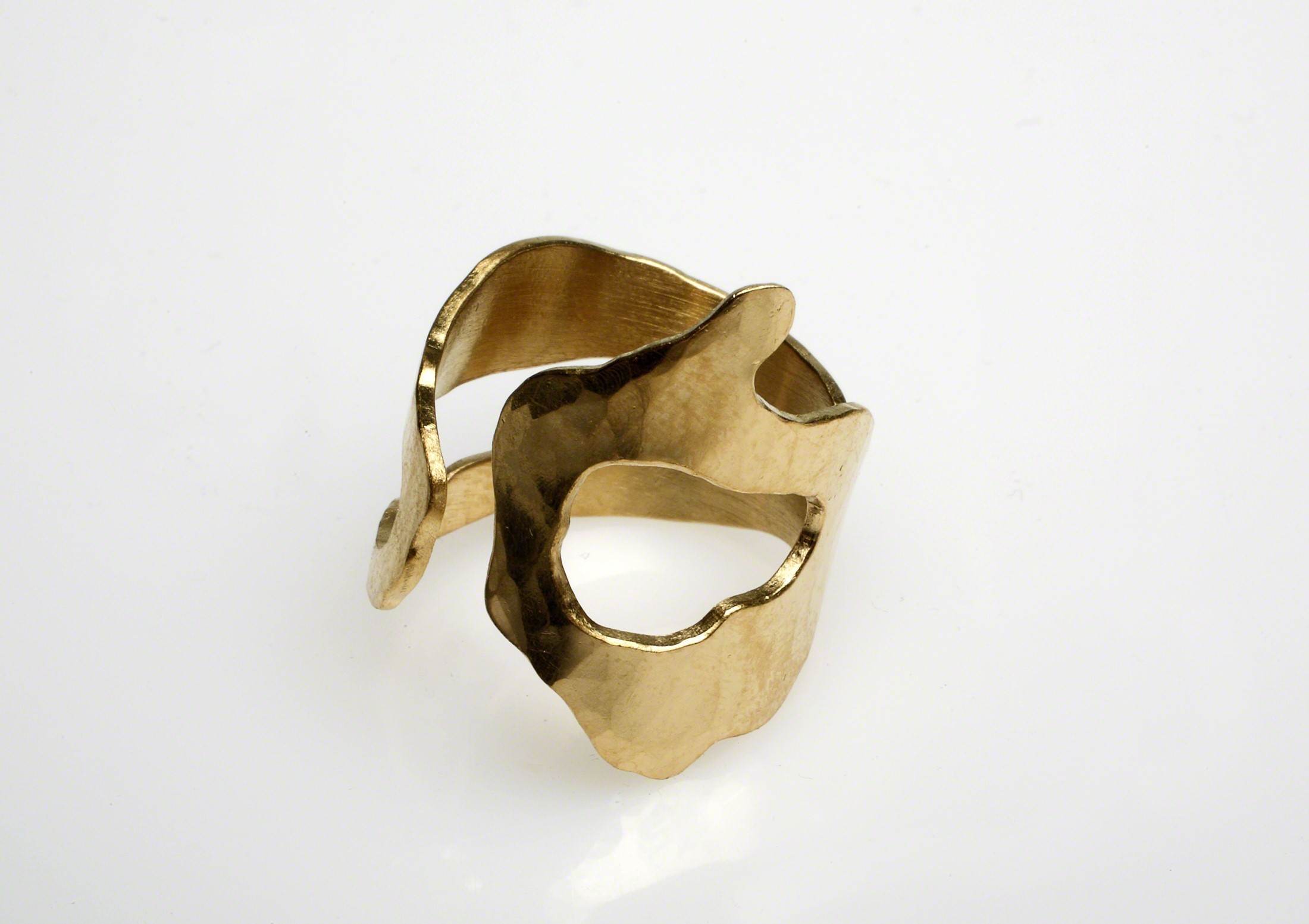 Ring "Eva" by Jacques Jarrige at the Valerie Goodman Gallery