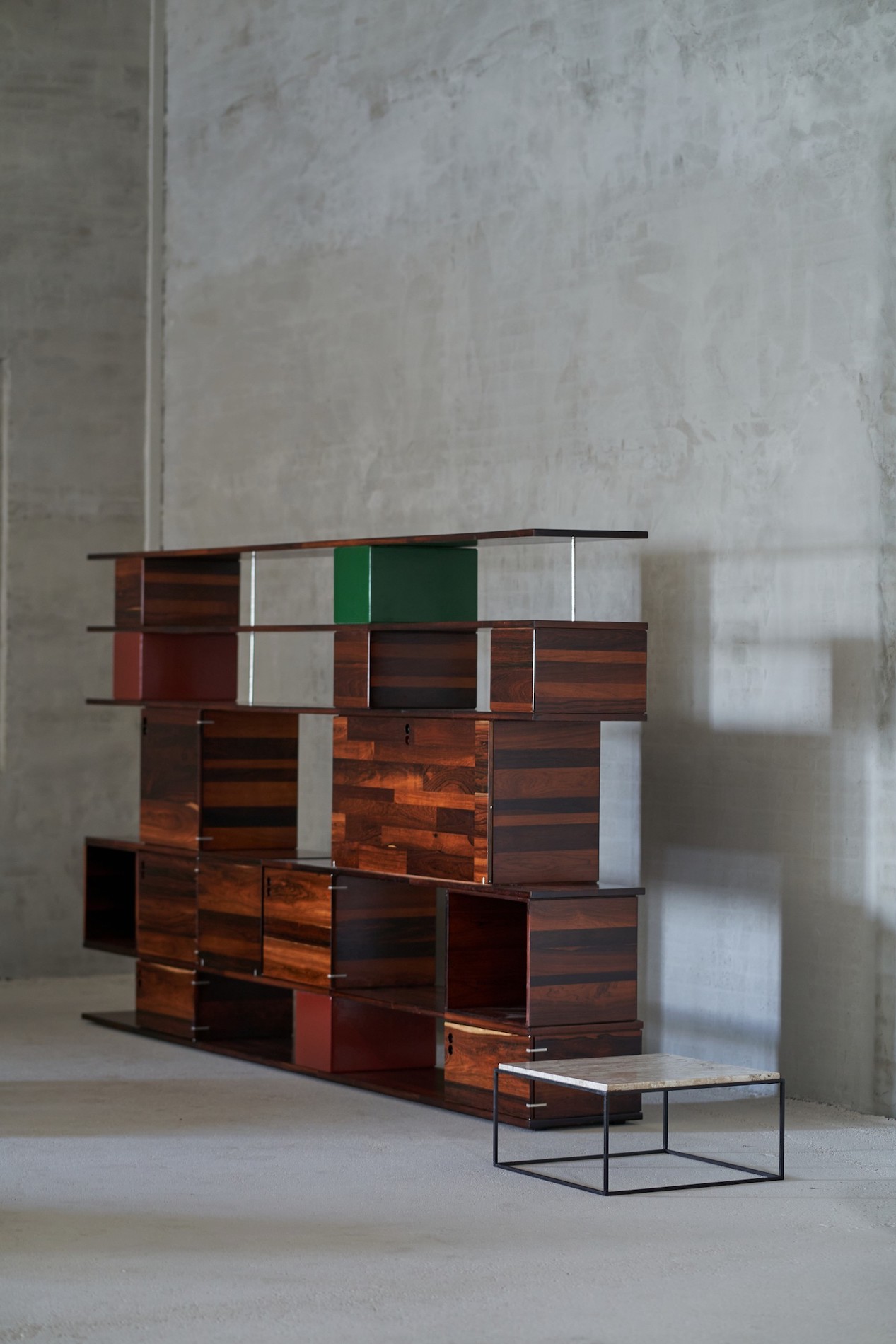 Mass Modern Design presented a magnificent Jorge Zalszupin bookcase in Brazilian rosewood from 1959 at PAD Paris 2023