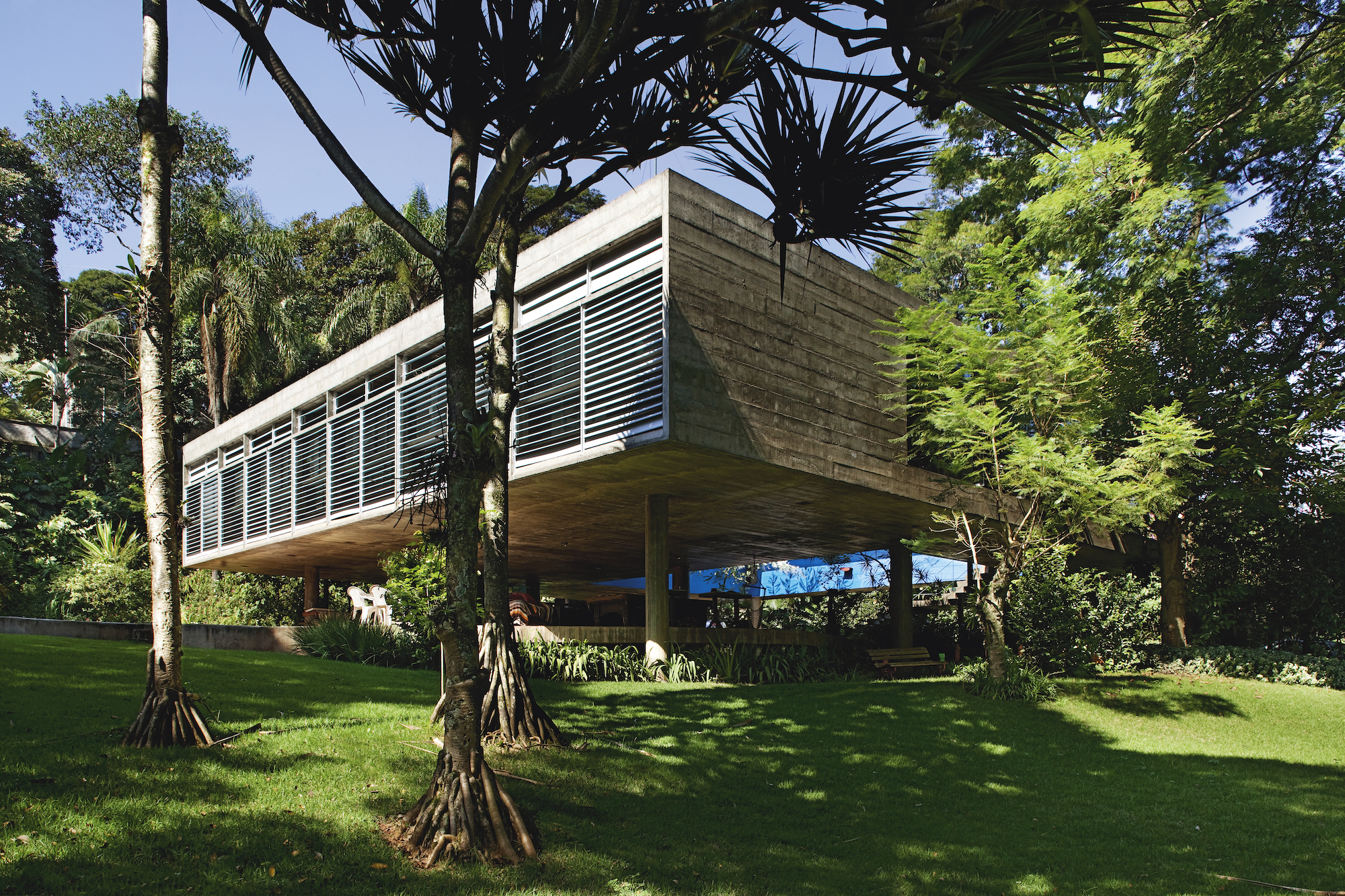 King House was designed by architect by Paulo Mendes da Rocha – one of the pioneers of Tropical Modernism - Effect Magazine