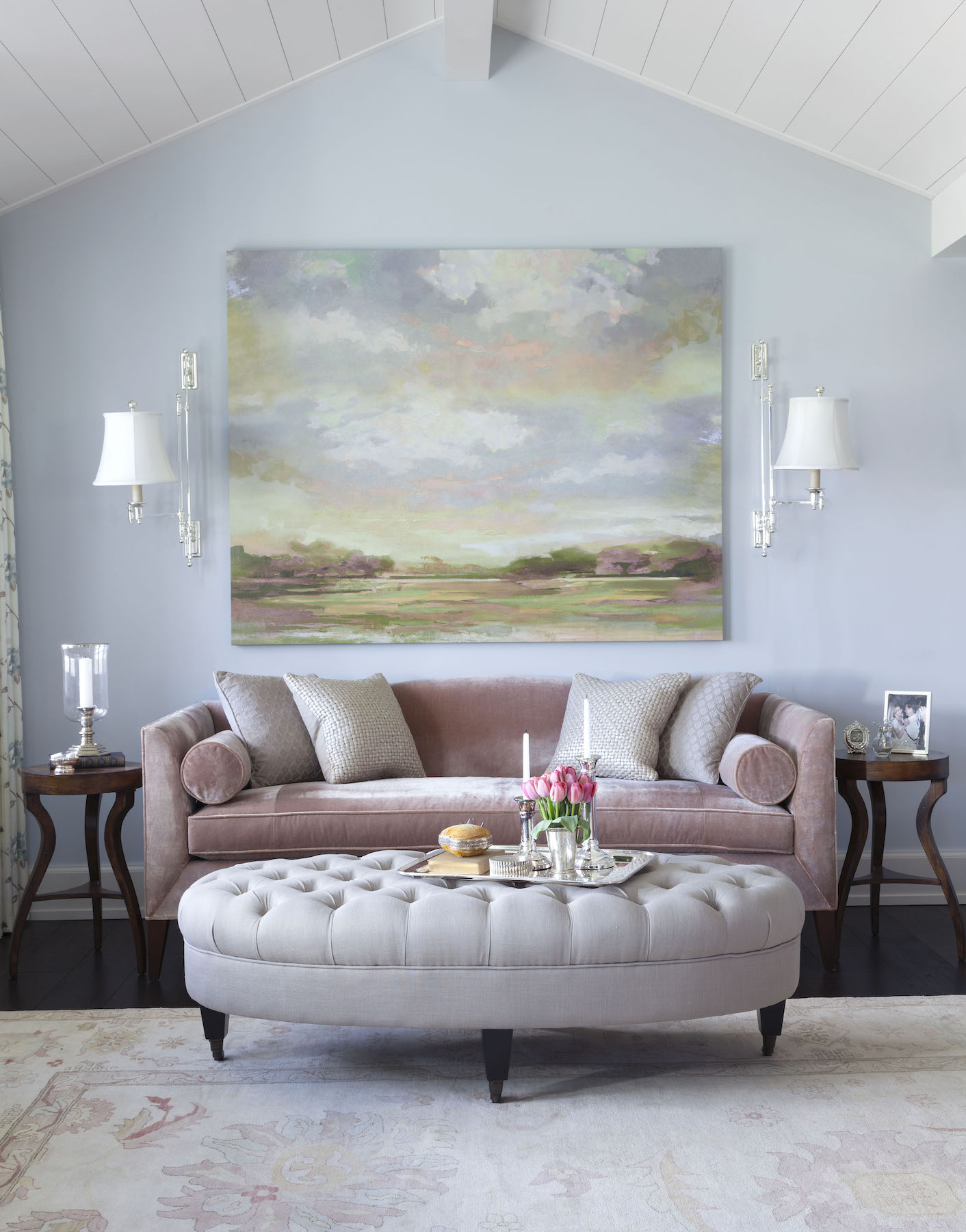 A living room in pastel shades by interior designer Lonni Paul in Effect Magazine