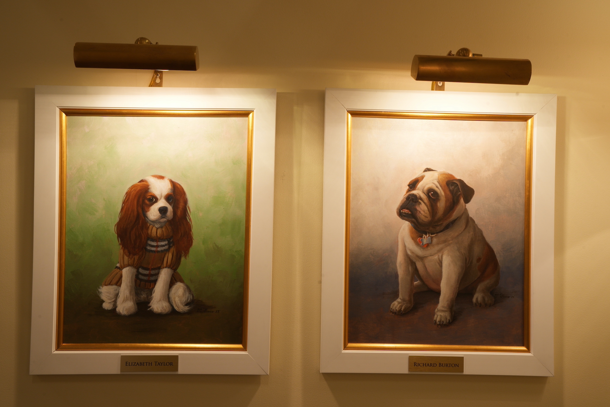 Portraits of Charlotte's dogs in “And Just Like That…”, Elizabeth Taylor and Richard Burton, were created for her apartment - Effect Magazine