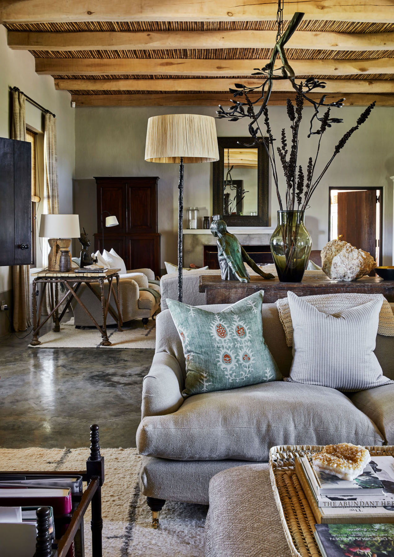 Living room by South African interior designer Gregory Mellor at the Andrew Martin International Design Awards 2023 in Effect Magazine - Effetto