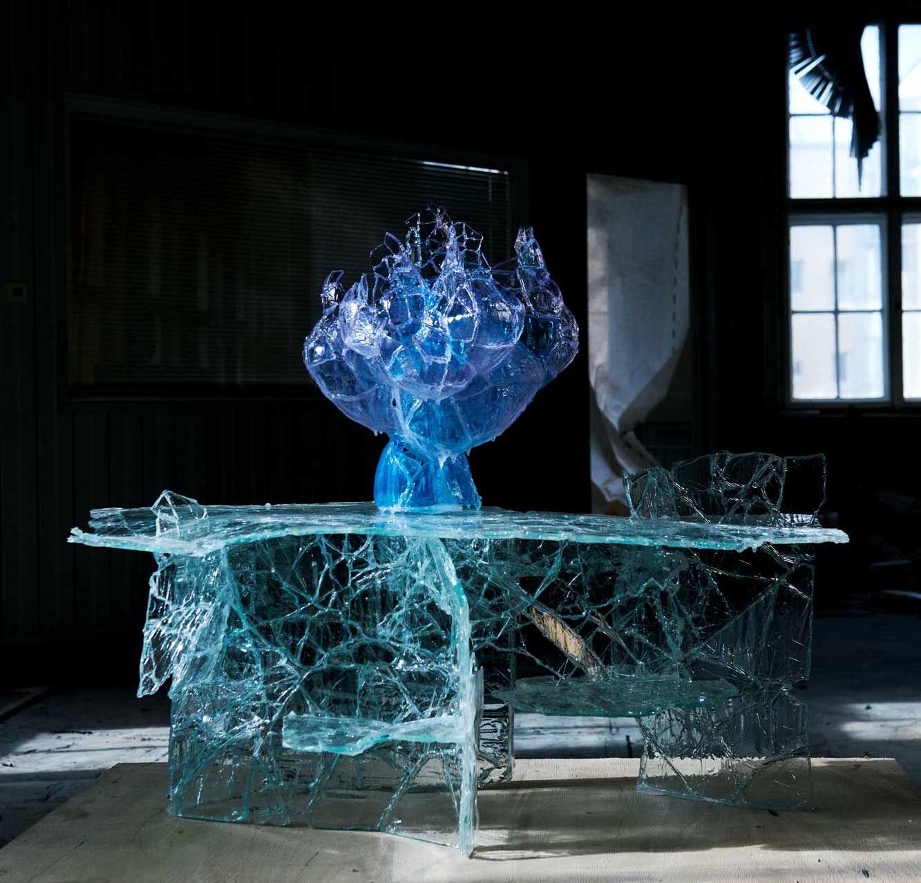 Metamorphosis table and vase by Prague-based designer Tadeáš Podracký - Effect Magazine