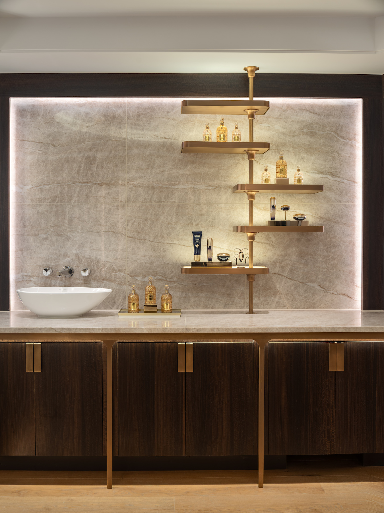 Bathroom in the spa at Raffles London interior designed by Goddard Littlefair - Effect Magazine - Effetto